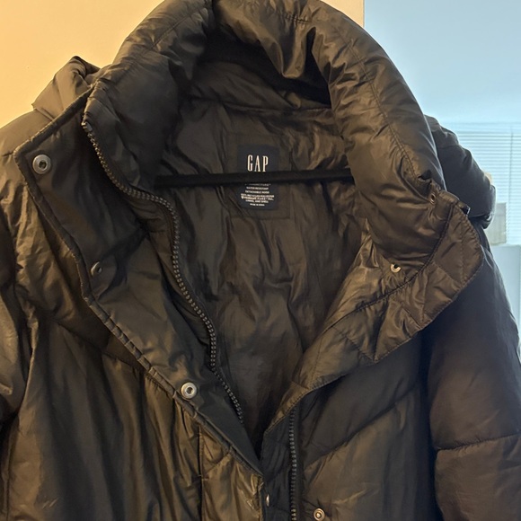 GAP Black Big Puff Cropped Coat - Picture 4 of 5